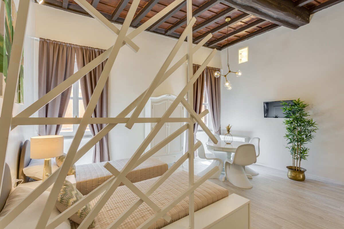 LPM Apartment 5 – Spanish Steps / Barberini gallery image 3