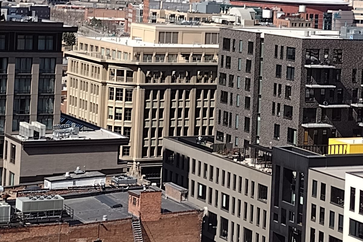 In the heart of Downtown With a spectacular view ! gallery image 2