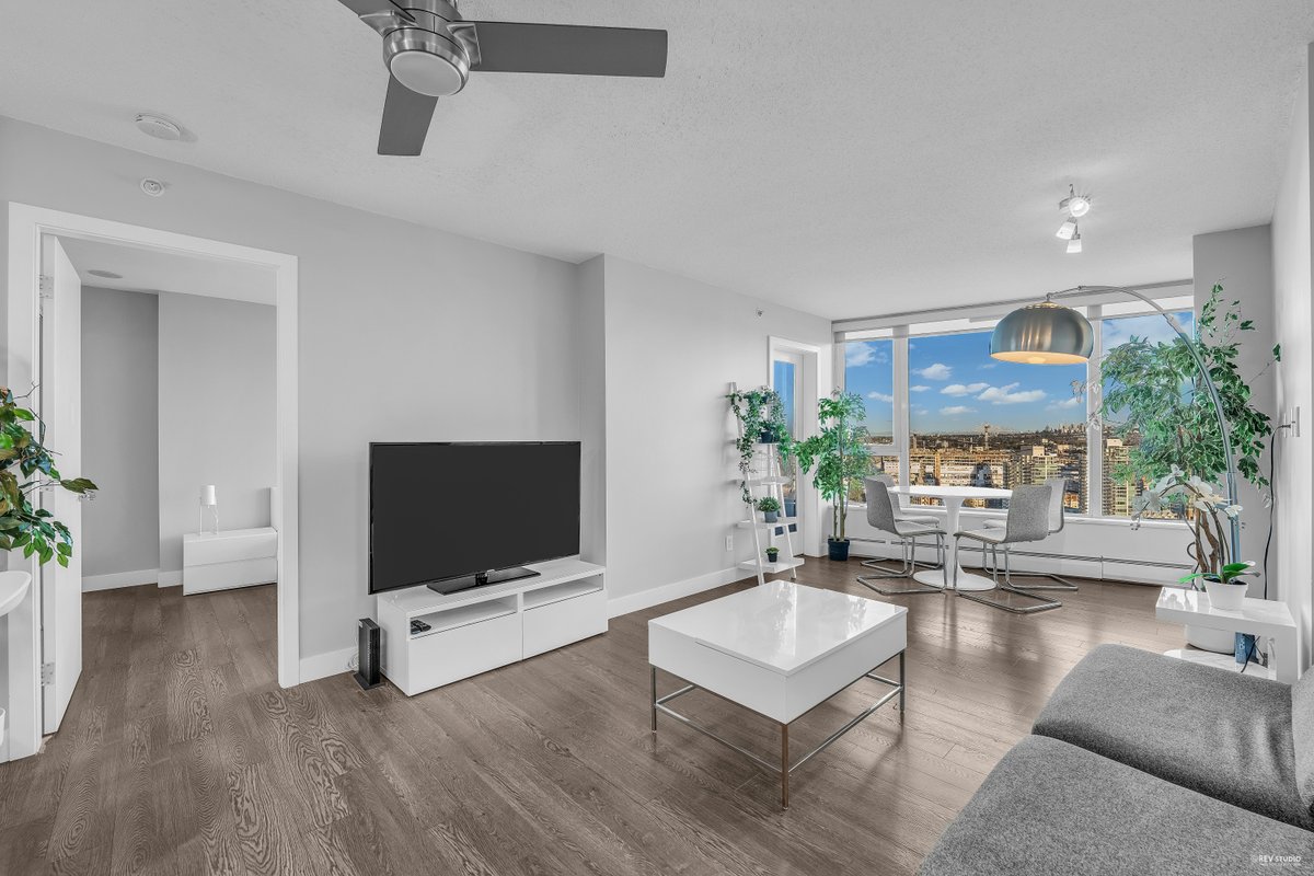 ~Vibrant 2BR Condo in the Heart of Vancouver