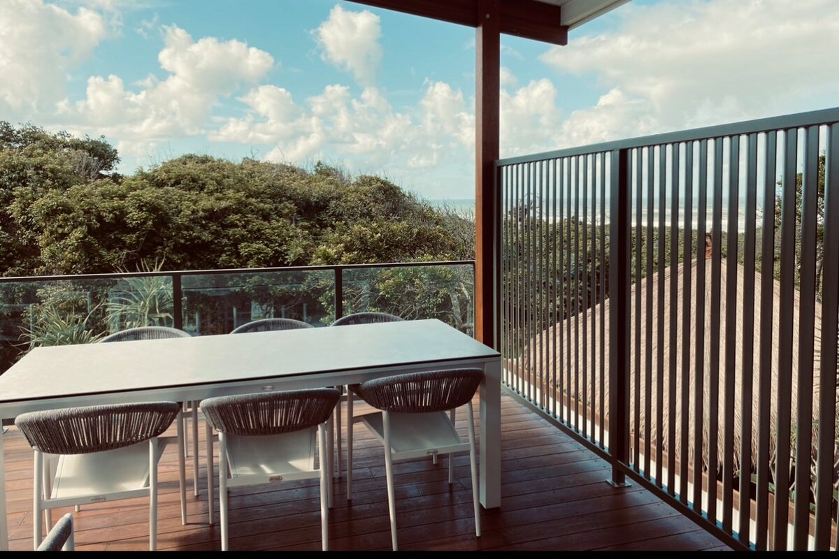 Bliss on the beach: Wake to waves & wildlife gallery image 4