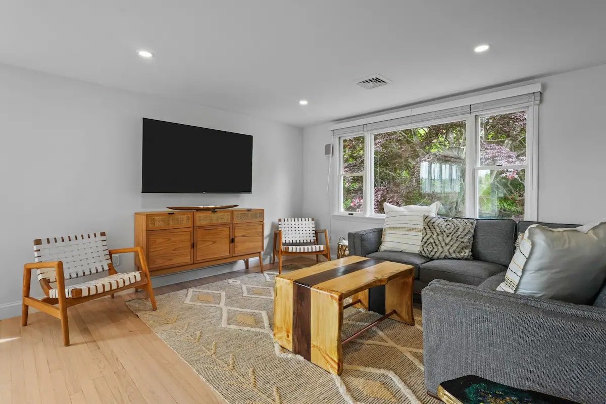 Little Creek Retreat – RIBryan Property gallery image 4