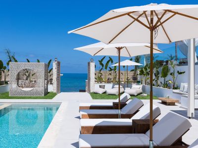 Villa Moana – Beachfront Coastal Dreams by etouri