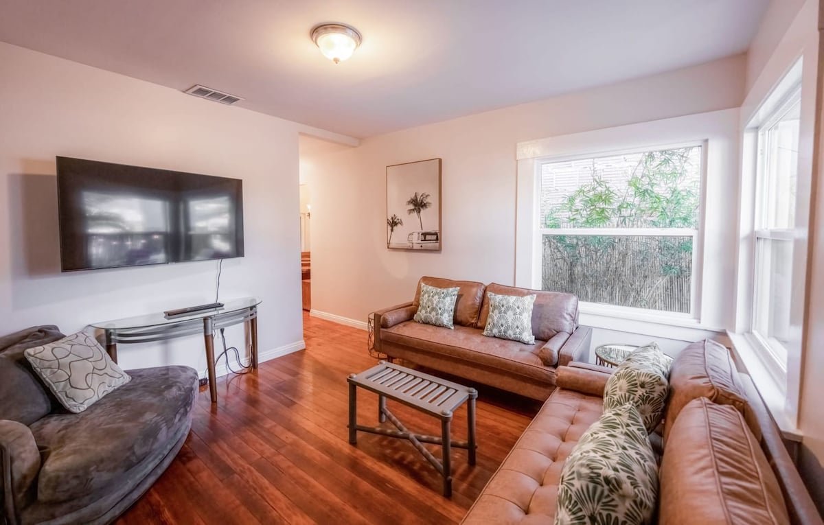 12BR Bamboo Loft: 3 private houses (40 capacity) gallery image 4