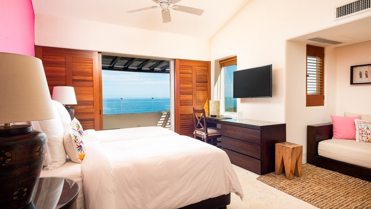 Four Seasons Private Villa with Pool and Views gallery image 3