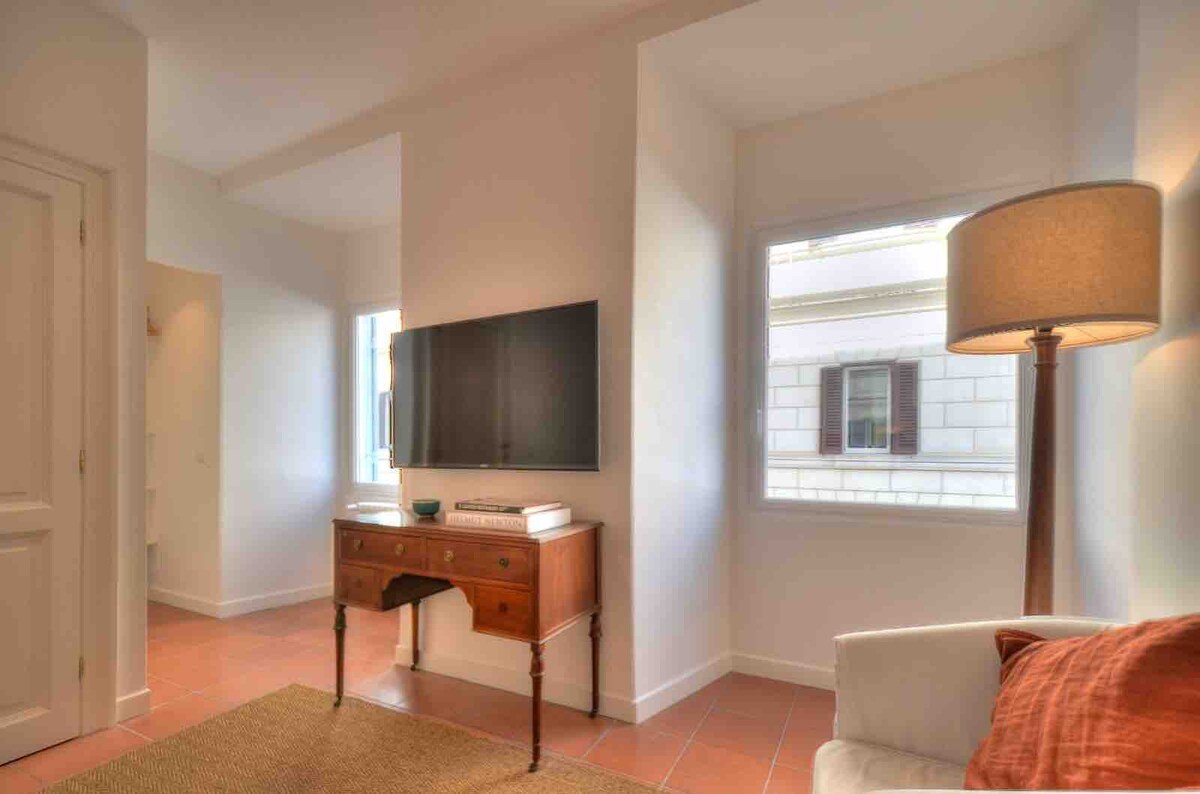 The great beauty of Piazza Farnese gallery image 3