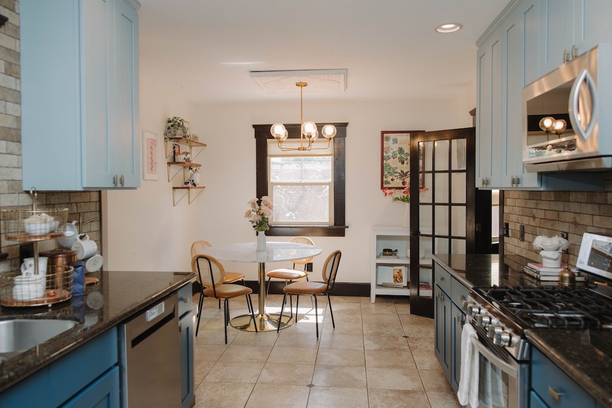 Balboa 6BR Mansion with Hot Tub and Game Room gallery image 5