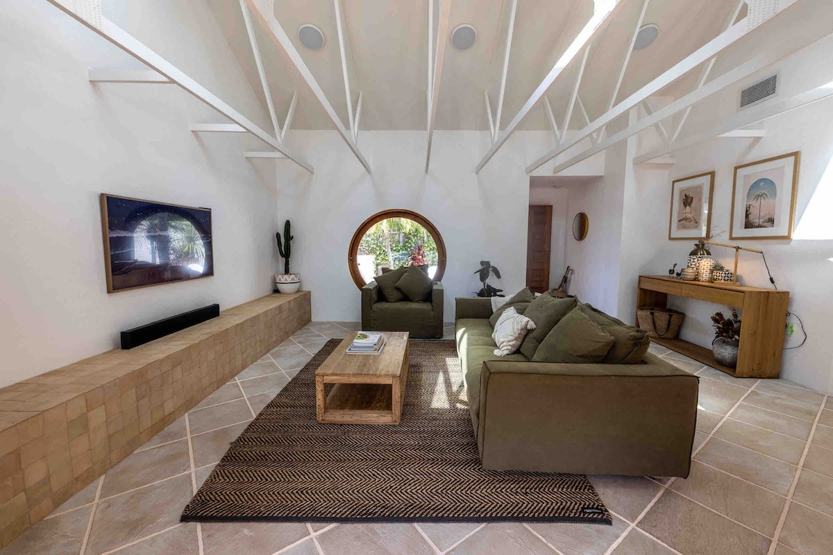 Coastal Spanish-inspired Casa – Pet Friendly gallery image 5