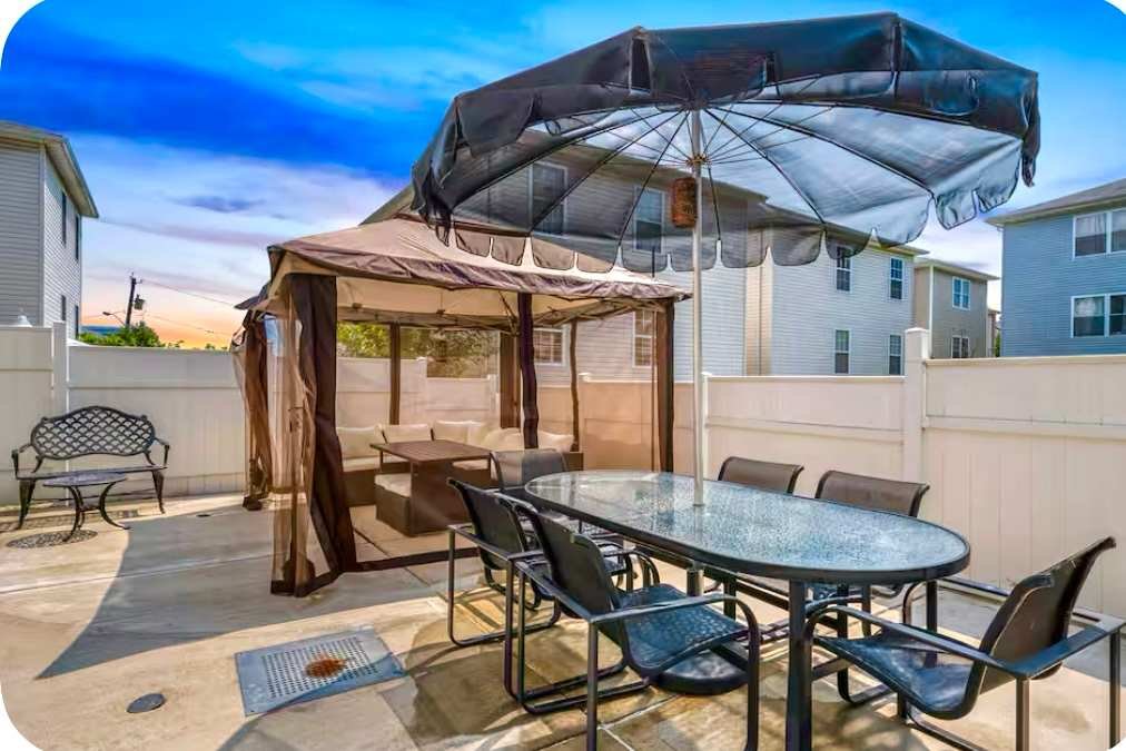 Two Apartments, One Great Stay at Newark Gem gallery image 3