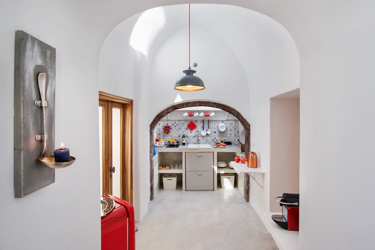 EverBlue Cave House by Thireon gallery image 3