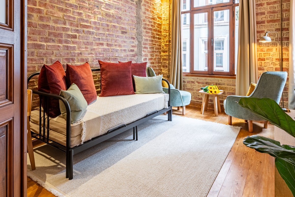 GRACE Galata-Frescoed Heritage Charm w/balcony