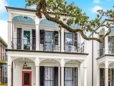 Elegant Mid City Luxurious Home On Streetcar Line