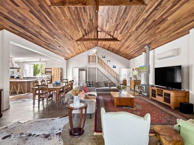 Wisteria Vines Estate—Rustic Elegance by the Coast