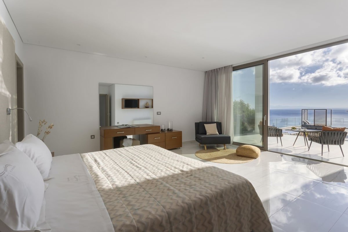 Aurora gallery image 2