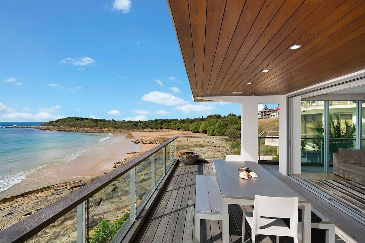 On The Rocks | Beachfront To Convent Beach gallery image 2