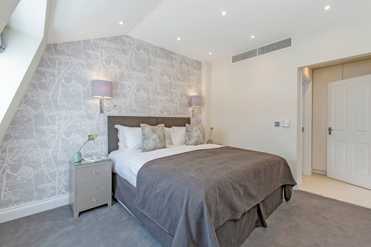 Knightsbridge Three Bedroom Penthouse with Terrace gallery image 5