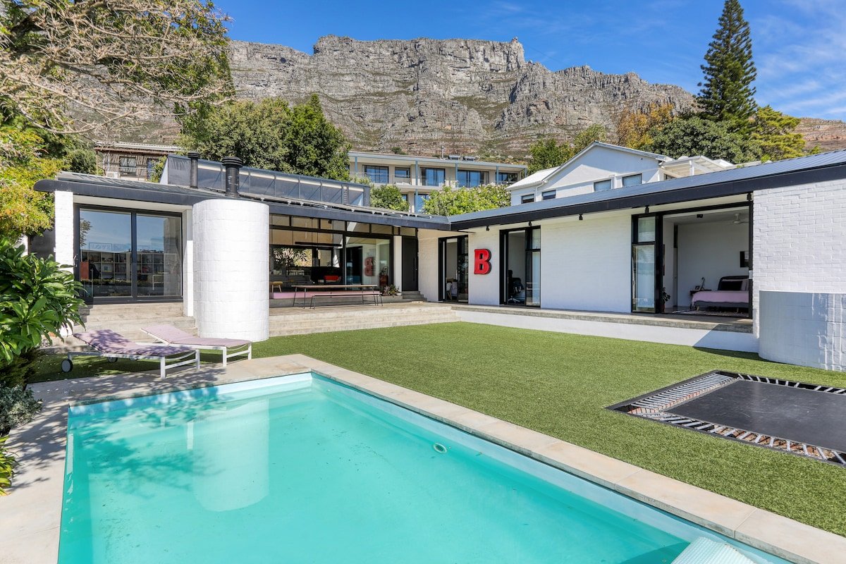 Contemporary 4-bed Family Home on Table Mountain gallery image 2