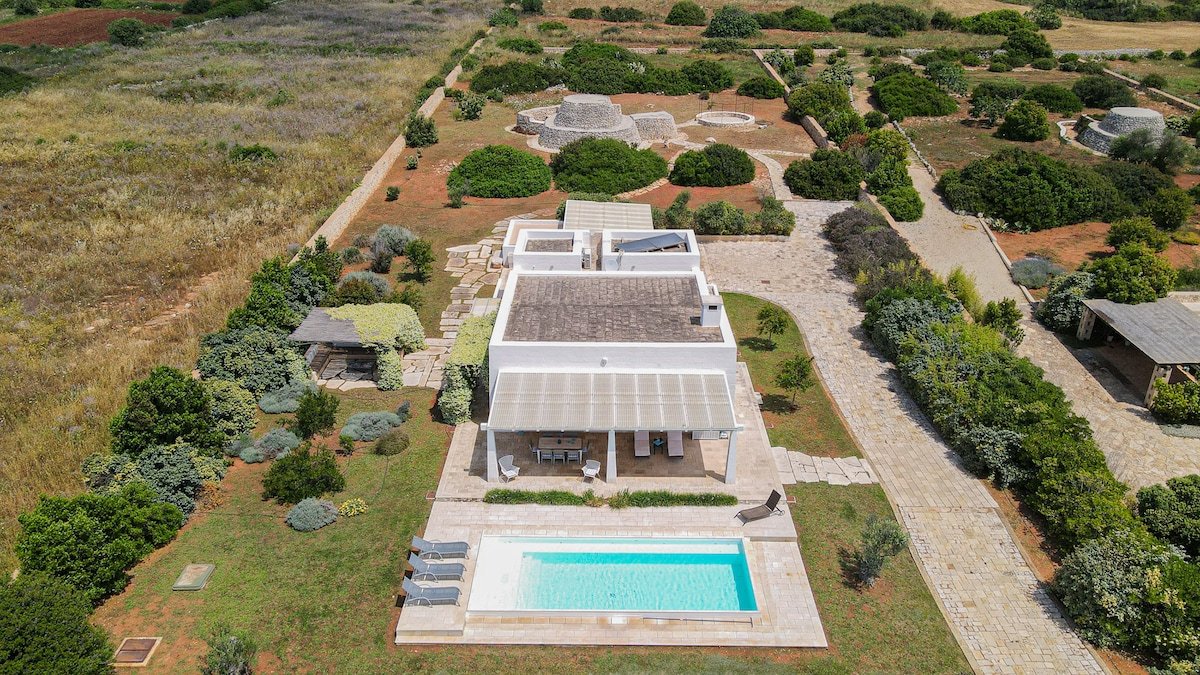 Villa suggestiva con piscina vista mare, spiagge gallery image 3