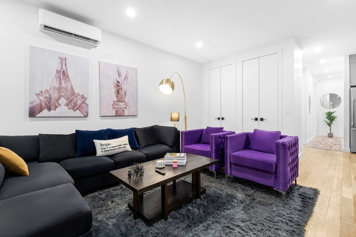 NEW |Mural, Yard +Gameroom |3BR 3BA in NYC gallery image 2