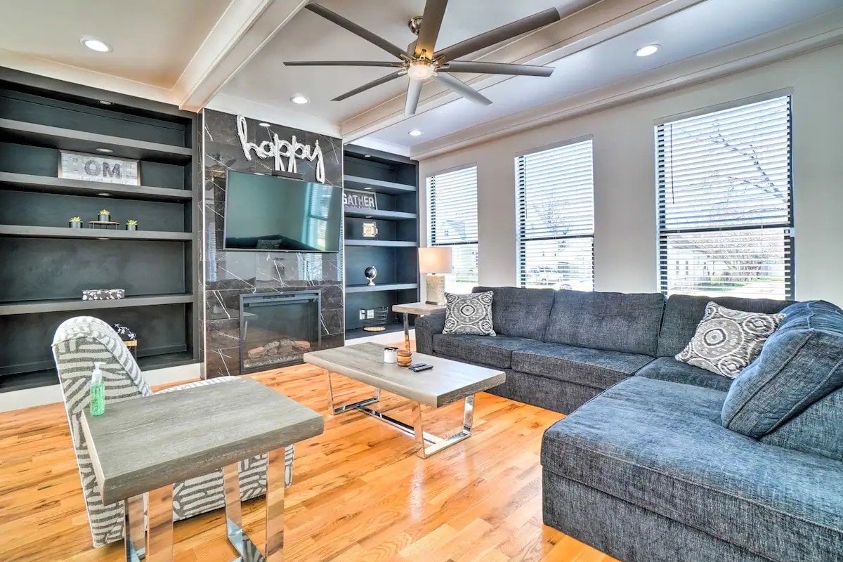 Spacious Nashville Home Fairly Close to Broadway! gallery image 5