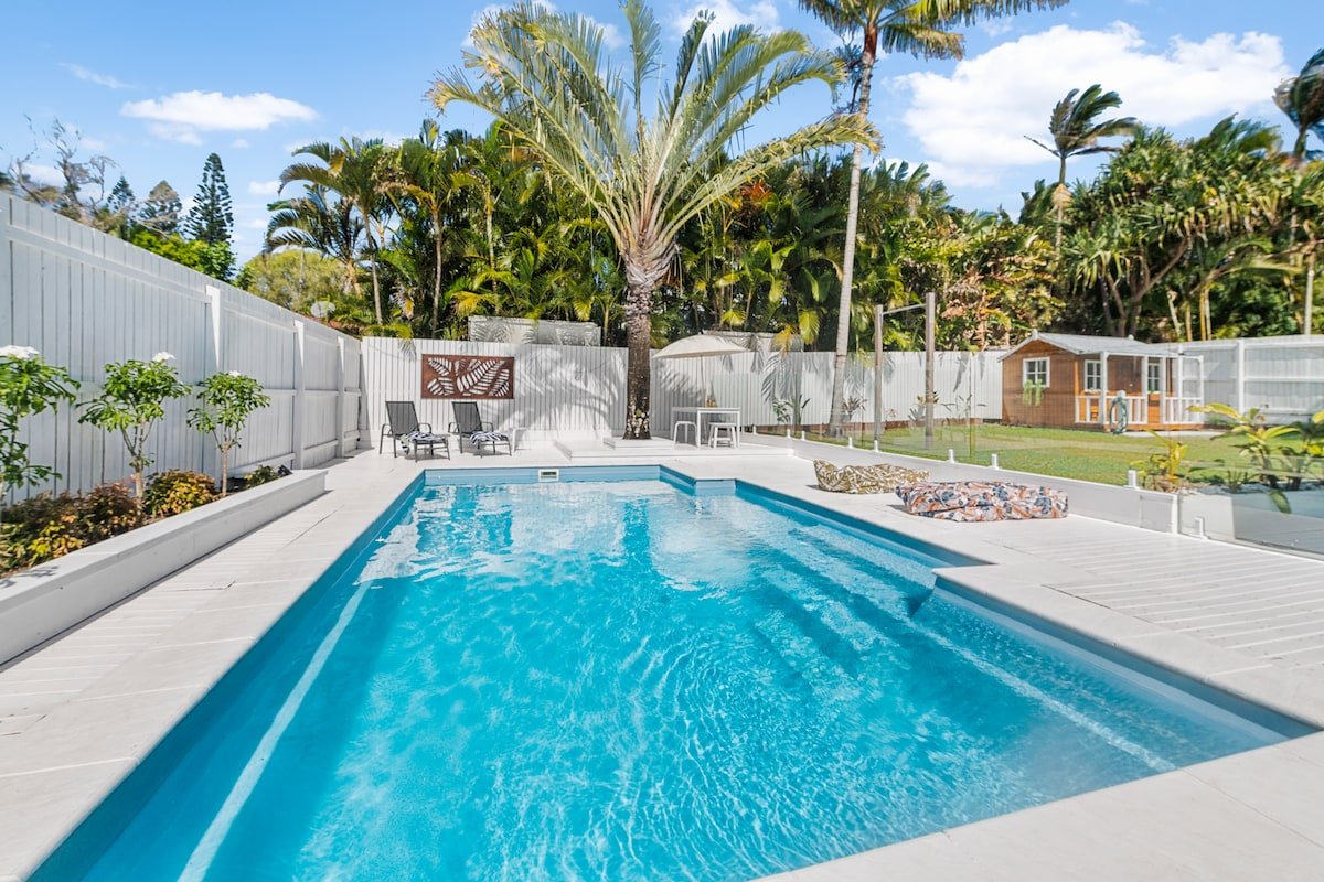 Noosa Coastal Gem at Sunrise gallery image 2