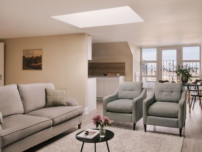 Sonder Royal Garden | 2BR Apartment w/ Balcony