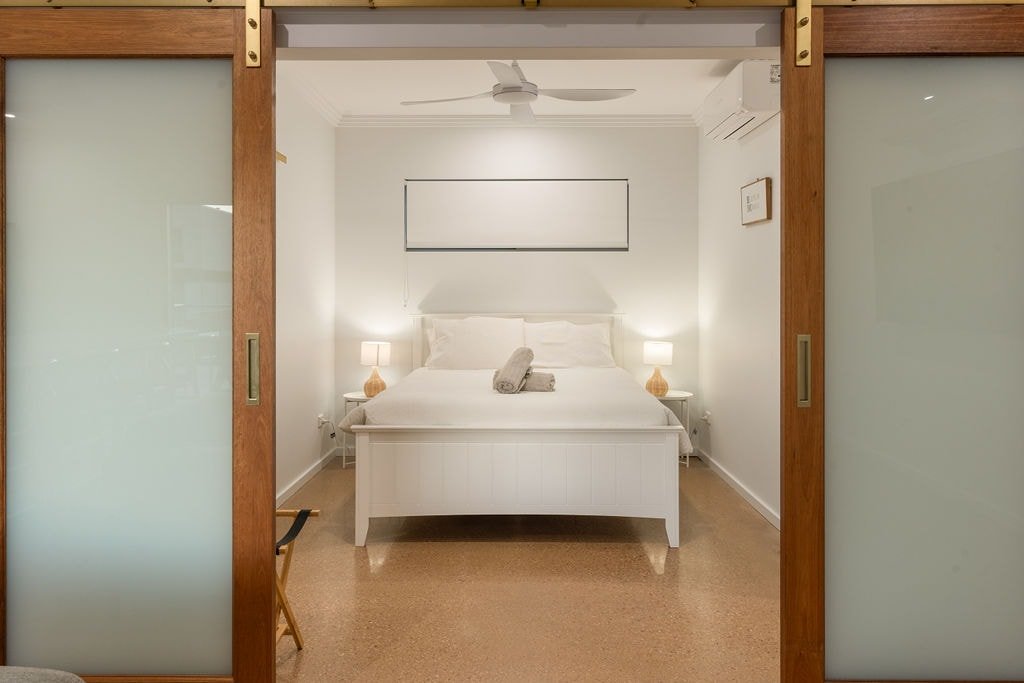 Exmouth Retreat -3×3 on the canal gallery image 5