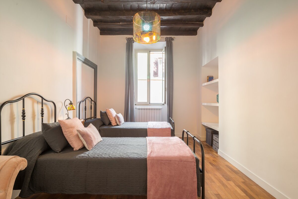 Croce Palace unit 4 – 3 Bedrooms / P.zza di Spagna gallery image 4