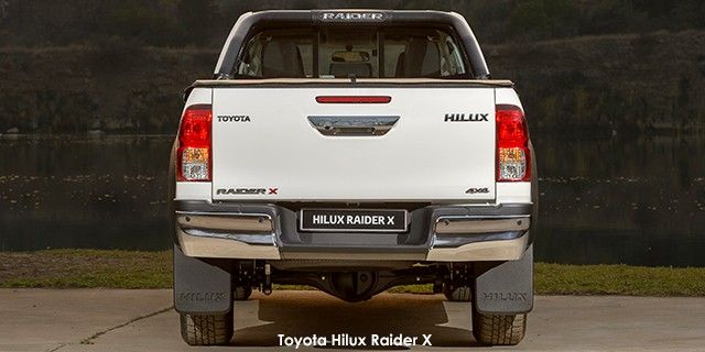 TOYOTA HILUX BEV 4X4 A/T P/U D/C - 18 