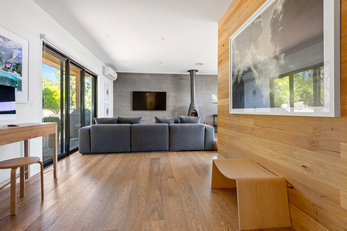 Designer Guest House-RedHill South gallery image 4