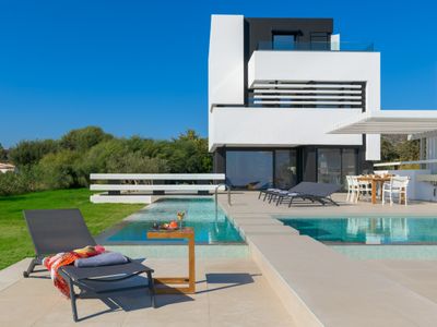 Royal Albatross Beach Front Villa