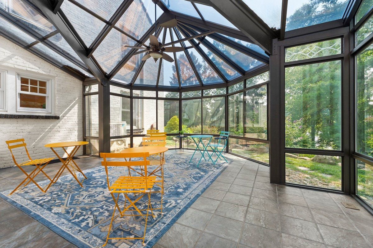 Luxury 8BR Lakefront w/ Hot Tub • Sleeps 24 gallery image 4