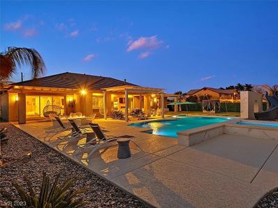 7 minutes to Vegas strip-your home away from home