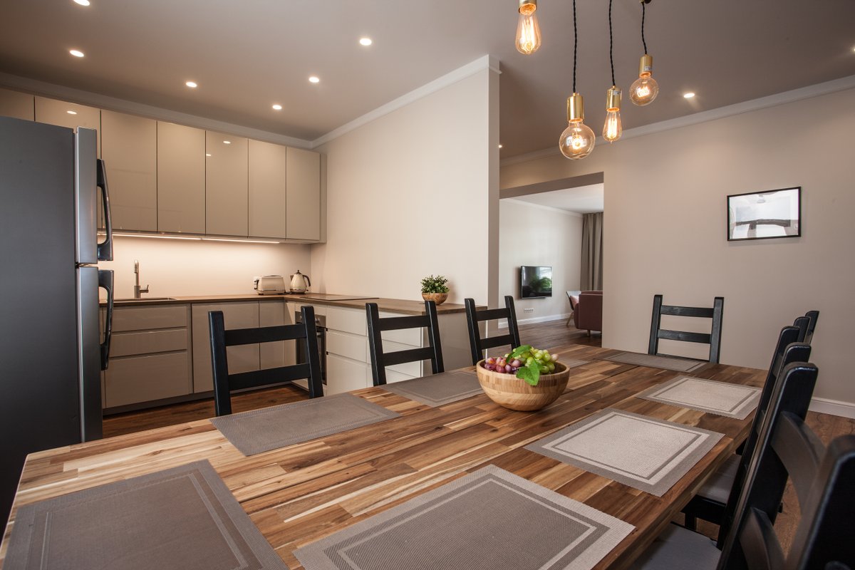 Central. 9 beds+4 sleeping sofas. Max 15 ppl