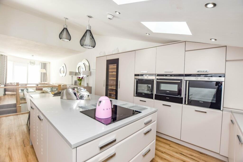 Luxury Duplex 3-bed penthouse gallery image 3