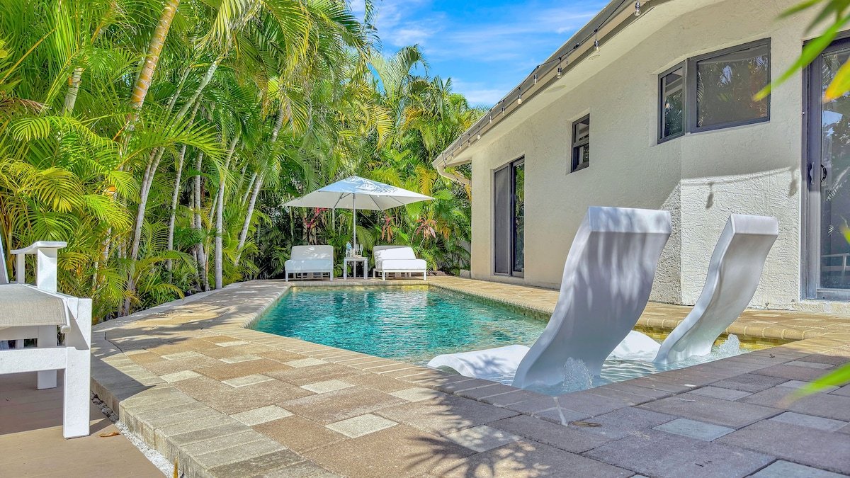 Lux Waterfront Getaway: 6min to beach & Pets-OK gallery image 4