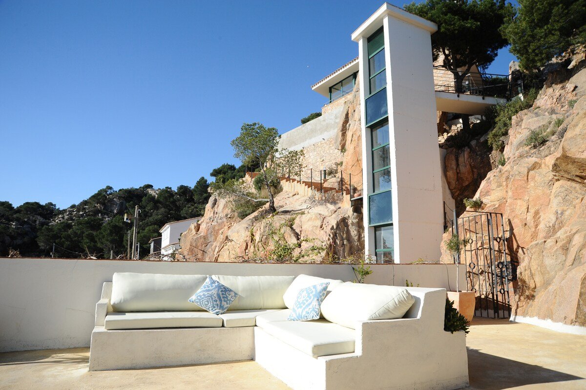 stunning villa on the costa brava, gallery image 4