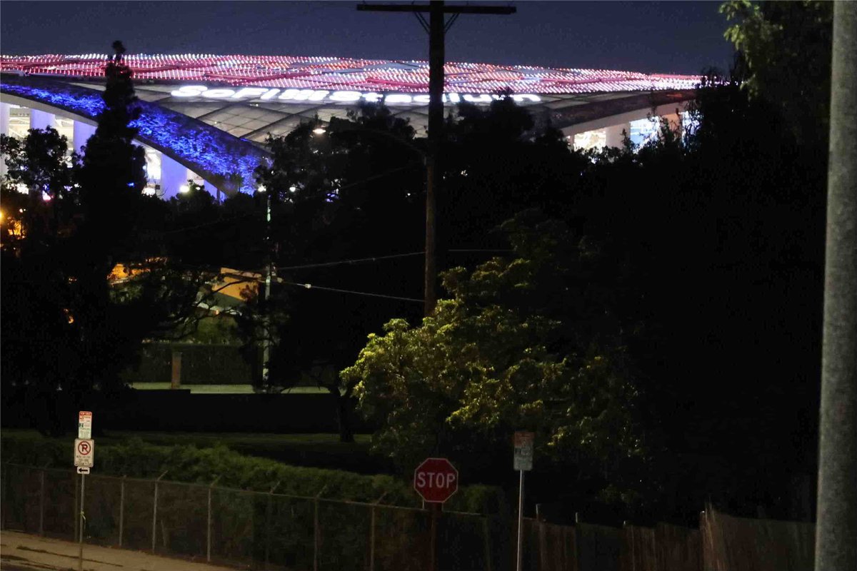 Sofi Château walking distance to SoFi