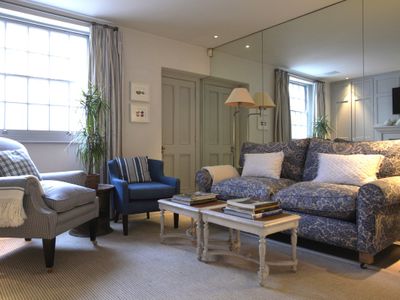 3 bed Chelsea Townhouse near Harrods & Kings Road