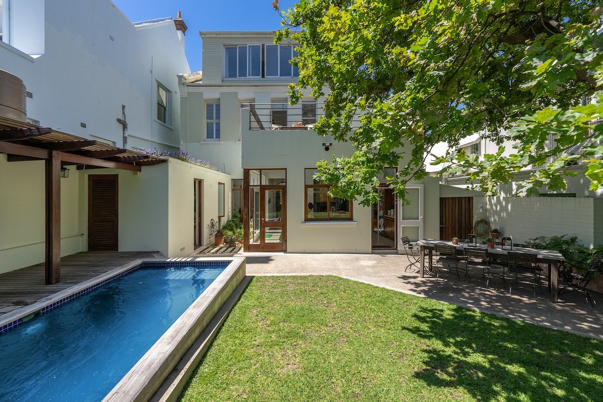 Charming, Central Townhouse by Steadfast Africa gallery image 2