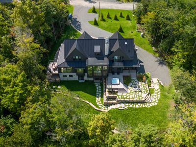 7,000sf chalet w/hot tub, firepit, chef’s kitchen