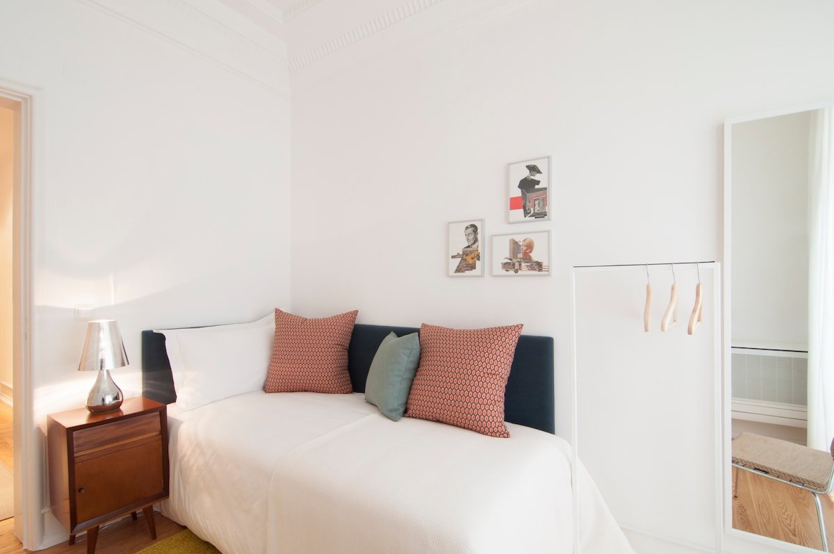 Flattered to be in Lisboa, 4 Bedroom Apartment gallery image 4