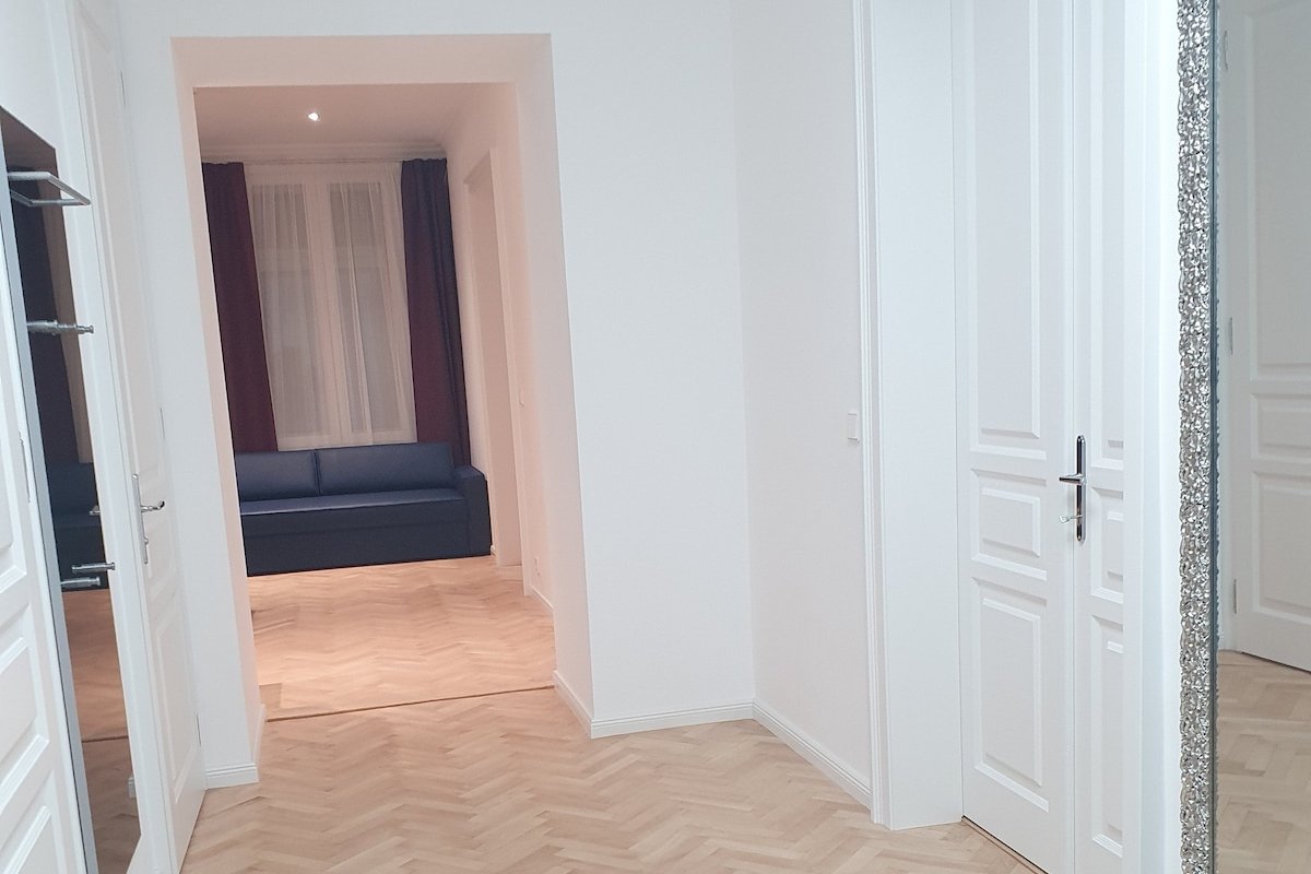 95m2 Wohnung vis a vis Hundertwasserhaus gallery image 5