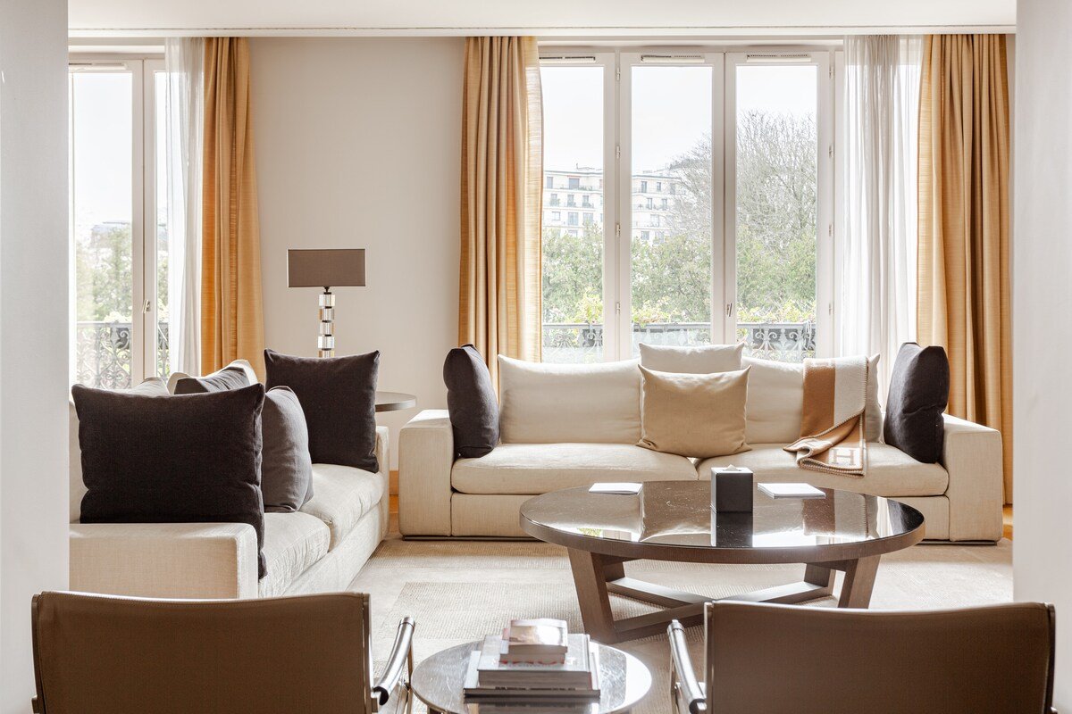 2 Bedroom Apartment Partial Eiffel Tower View