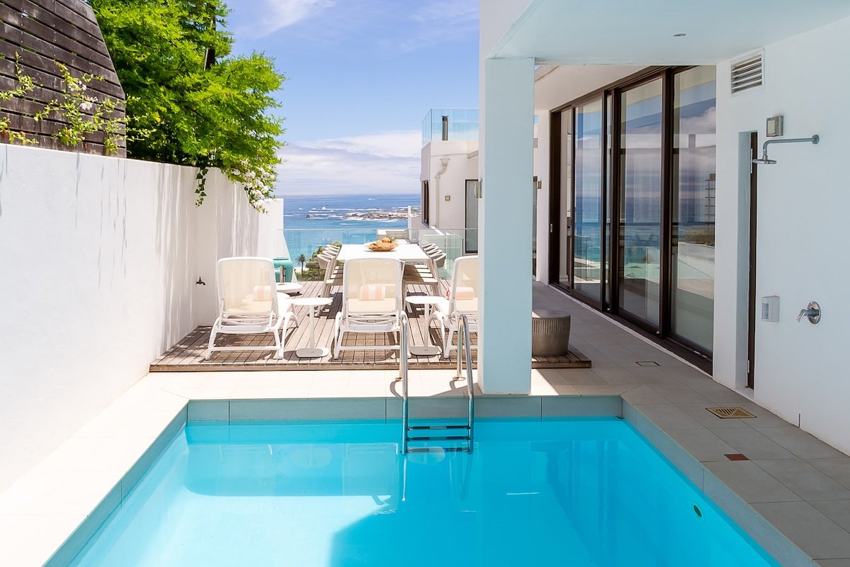 Stunning Ocean Villa Rooftop Jacuzzi, Solar Backup gallery image 3