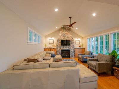 Lakefront Cottage with Sunrise Views & EV Charger