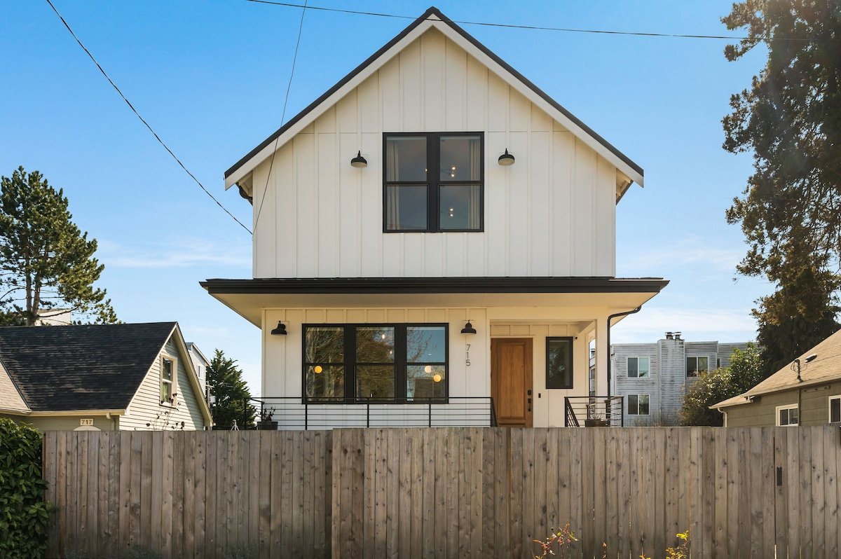 Spacious 6B4BA Close to Greenlake w/AC & Parking gallery image 4