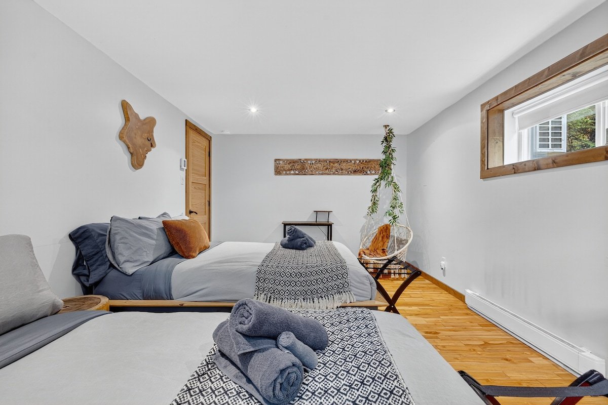 Villa Nature Luxe Chalet: Lake Access+Private Spa gallery image 3