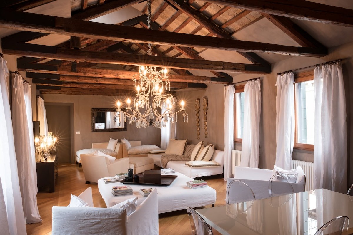 Ca’ Navagero 3-Riva degli Schiavoni (w/terrace) gallery image 2