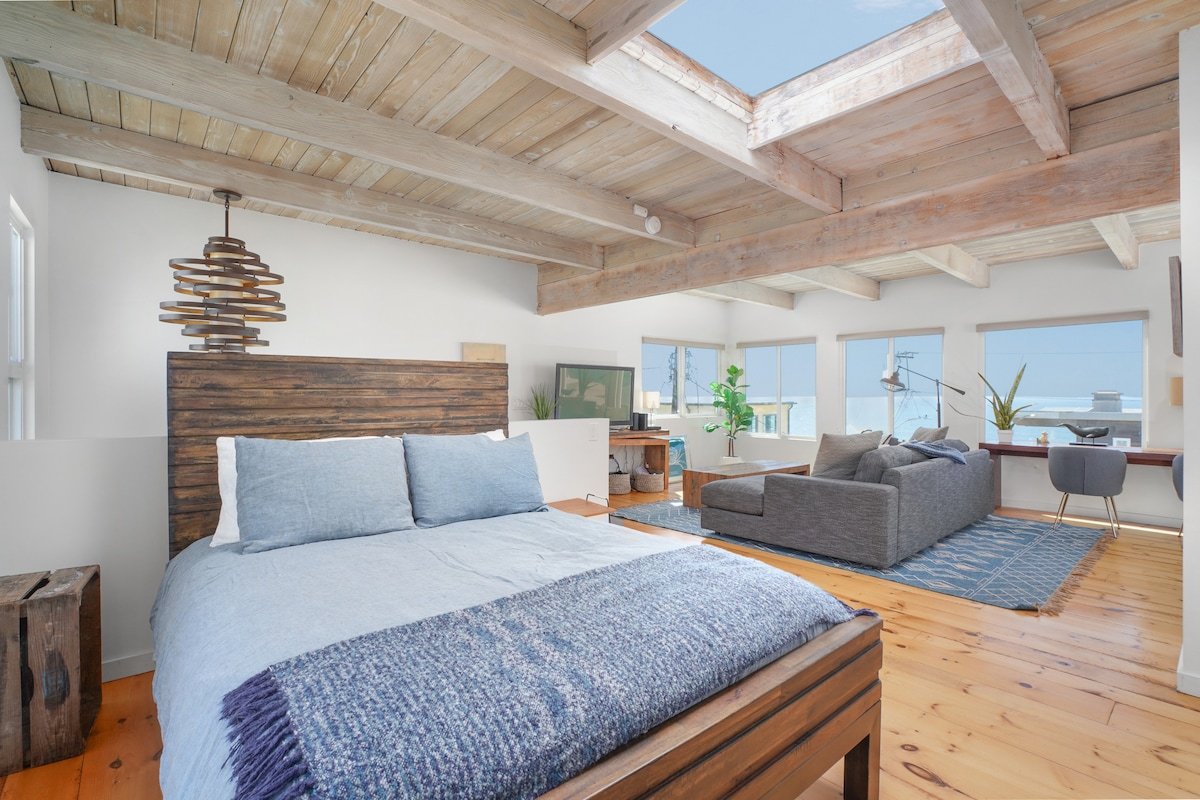 Beach Loft w Breathtaking Views gallery image 5