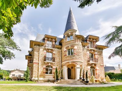 A Royal Castle Near Paris